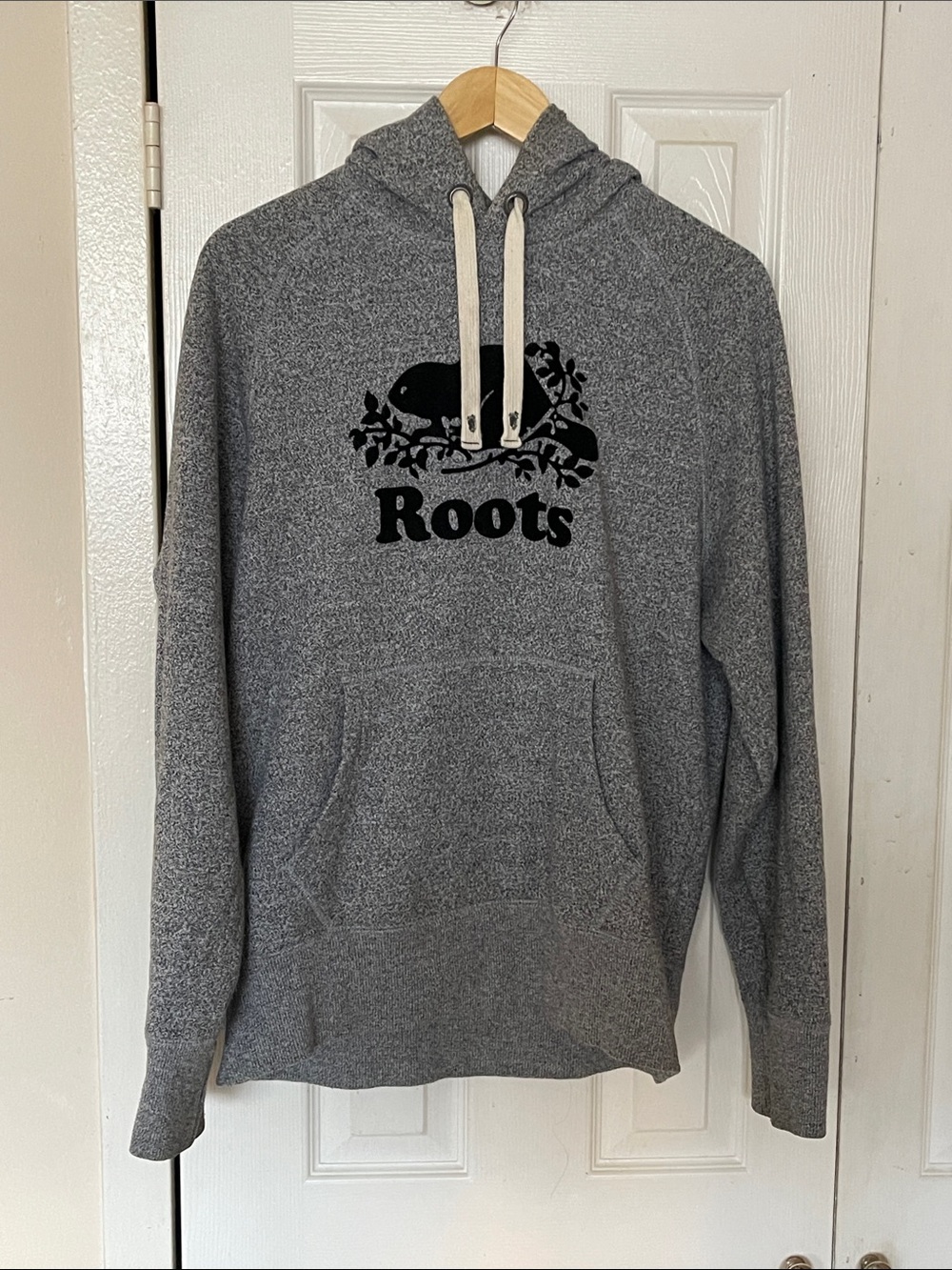 Roots Gray Heather Pullover Hoodie with Black Beaver Logo Size Medium